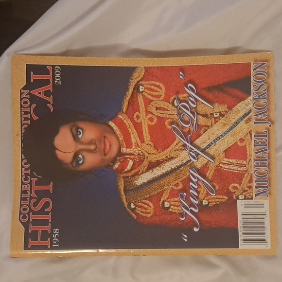 Michael Jackson  "King of Pop" - Historical Collector's Edition Magazine - New - Picture 1 of 2